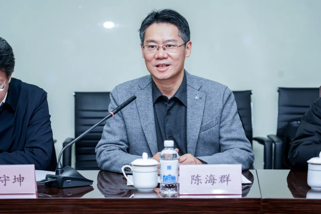 常州大學(xué)徐守坤書記、陳海群校長(zhǎng)一行蒞臨神開參觀考察(圖4)